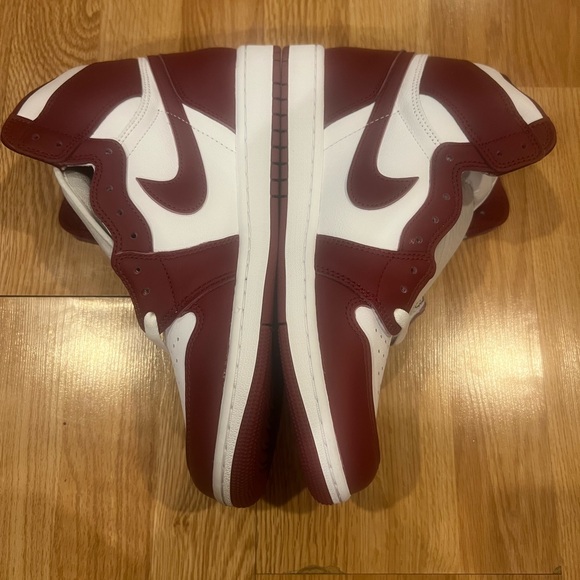 Air Jordan 1 OG Hi Team Red - Picture 1 of 9